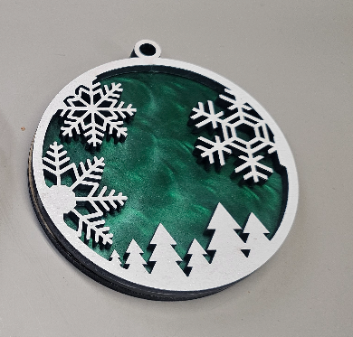 Tree Ornament (White/Green)